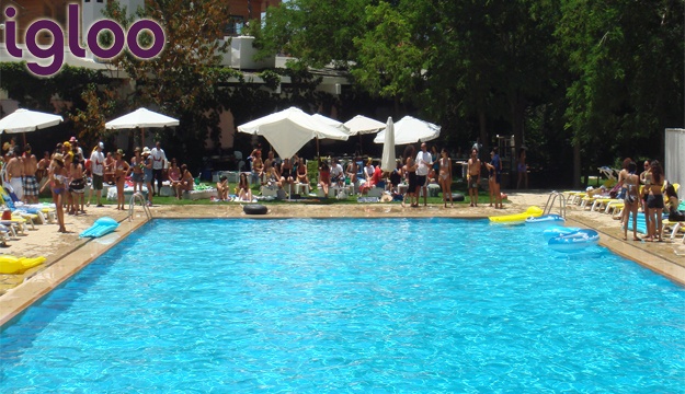 50% Off Sunday 16th June Buffet & Pool Entrance from Igloo Resto Pub, Kfardebian (Only $32 instead of $64)