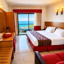 1-Night Stay For Two in a Deluxe Double Seaview or Twin Room Seaview For Weekends & Weekdays