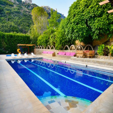1 Night Stay In a Private Guest House With Free Pool Access From Monday Till Thursday
