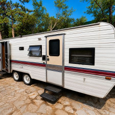 1-Day Stay In Caravan 1 For Up To 8 Prs On Weekdays