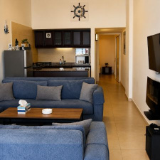 1 Night Stay For Two In a Chalet With Pool & Beach Access On Weekdays