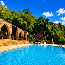 Pool Entrance For Kids (3 To 10 Yrs) On Weekdays & Weekends