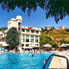 1-Night Stay in a Deluxe Chalet For Two With Breakfast On Weekdays