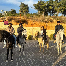 1 Hour & 30 min Horseback Riding For Adults
