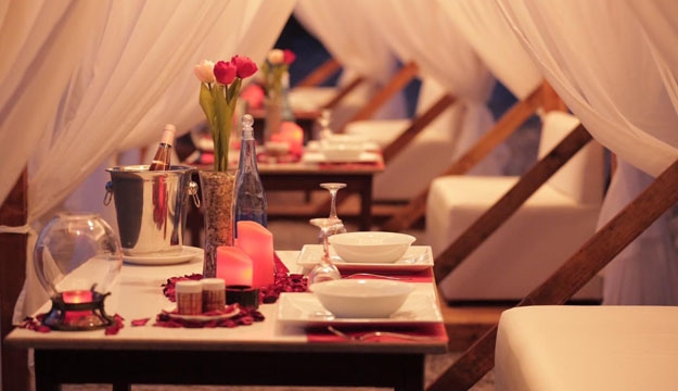 Romantic Dinner by The Sea & The Sunset For Two - Makhsoom
